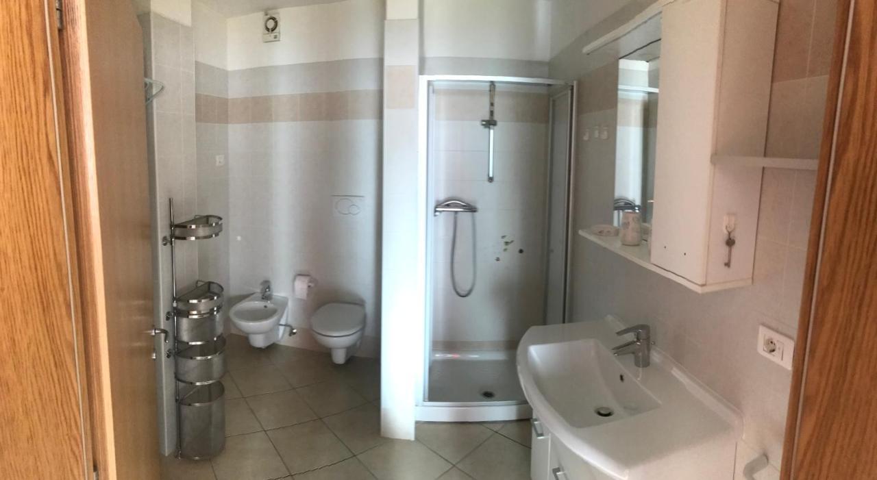 Palazzina Rosa Apartment สปอร์มัคจิโอเร ภายนอก รูปภาพ