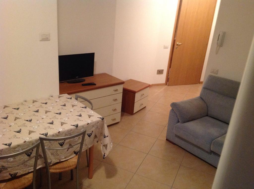 Palazzina Rosa Apartment สปอร์มัคจิโอเร ภายนอก รูปภาพ